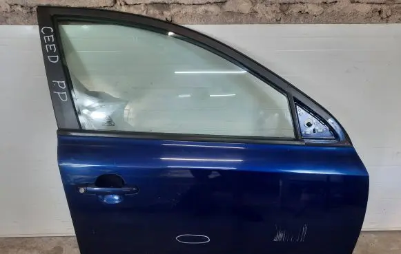 KIA Ceed Front door