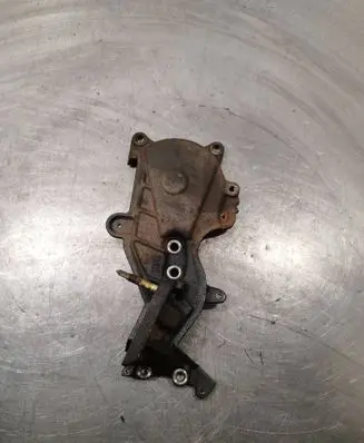 Toyota Avensis T250 Engine mounting bracket 123150g010