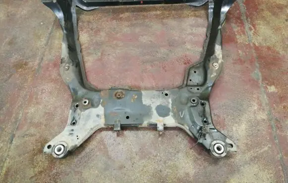 Volvo V70 Front subframe T033A