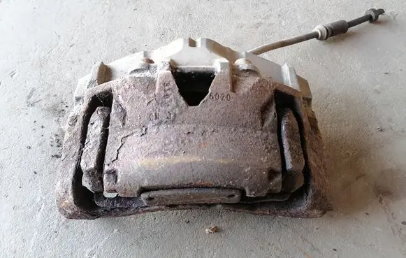 Volvo V70 Front brake caliper 946 6020