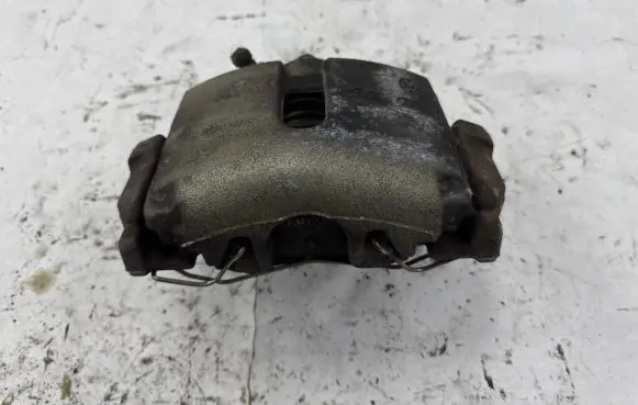 Volkswagen PASSAT CC Front brake caliper