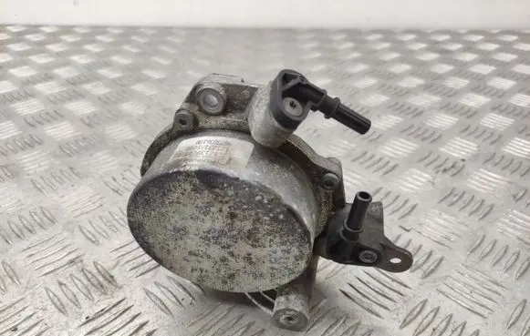 Ford C-MAX II Vacuum pump 9673836180