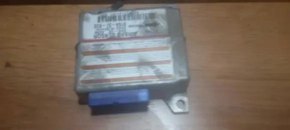 Mazda 323 Airbag control unit/module b16a57k30