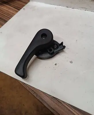 KIA Ceed Engine bonnet (hood) release handle