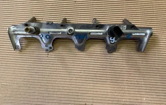 Skoda Octavia Mk2 (1Z) Fuel main line pipe 06F133317G