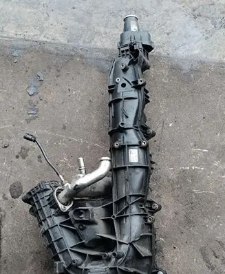 BMW 5 F10 F11 Intake manifold 851136301 8511363