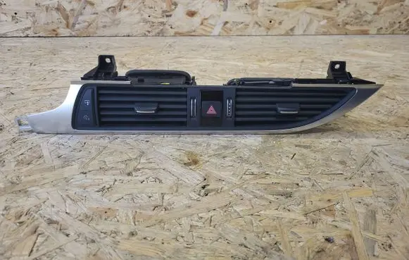 Audi A6 S6 C7 4G Dash center air vent grill 4G1820951