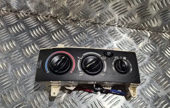 Renault Megane II Interior fan control switch 