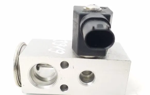 Opel Corsa F Air conditioning (A/C) expansion valve EV29035426