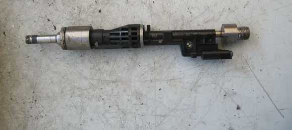 BMW 4 F32 F33 Fuel injector PA6635GF