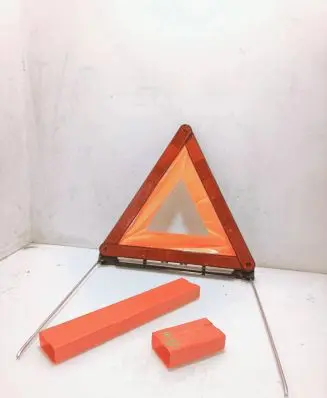 Volkswagen Tiguan Emergency warning sign 8D9860251B