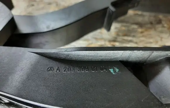Mercedes-Benz C W203 Accelerator throttle pedal A2033000104