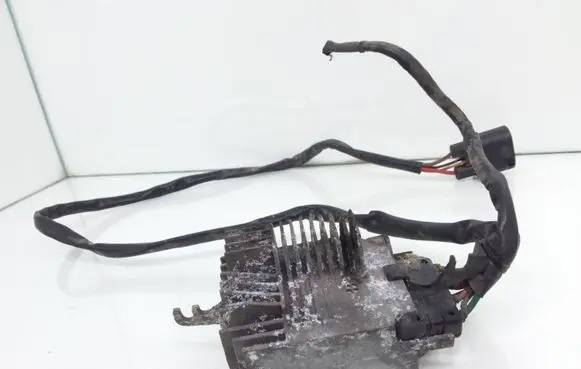 Audi A4 S4 B6 8E 8H Fan control module 8E0959501F