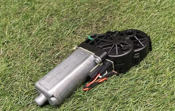 Audi Q7 4L Seat adjustment motor 0390203225 821418074