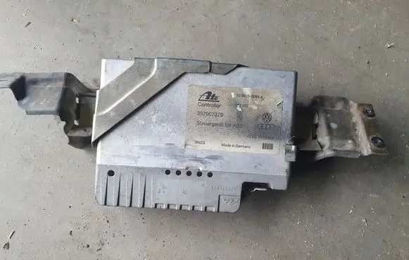 Volkswagen Golf II ABS control unit/module 357907379 191907371