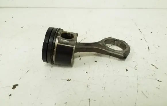 Subaru Outback Piston with connecting rod