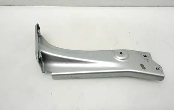 Fender mounting bracket