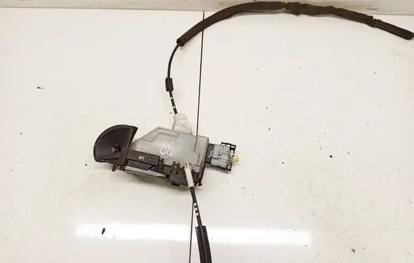 Peugeot RCZ Front door lock 2450m125913