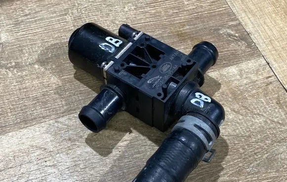 Jaguar I-Pace Coolant heater J9D318495AA