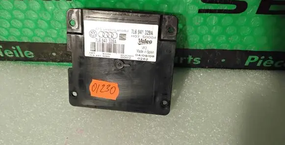 Volkswagen PASSAT B6 LED ballast control module 7L6941329A