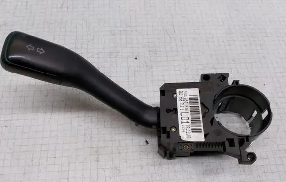 Volkswagen Golf IV Indicator stalk 8L0953513G