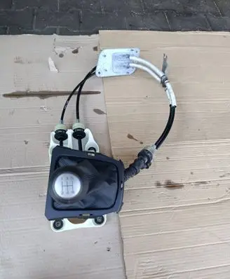 Suzuki SX4 S-Cross Gear shifter/selector 03003YAA000 PA66GF35 A606