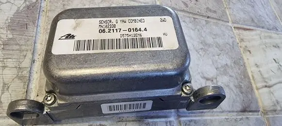 Mitsubishi Grandis ESP acceleration yaw rate sensor MN102338 06211701644
