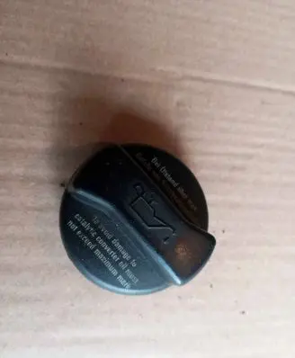 Volkswagen PASSAT B5 Oil filler cap 028103485A