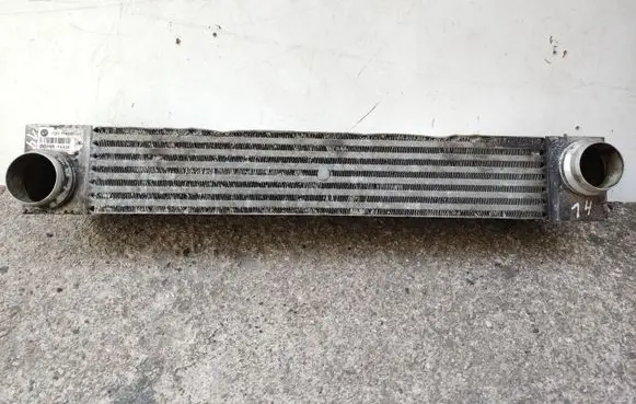 BMW 5 E60 E61 Intercooler radiator 7795823
