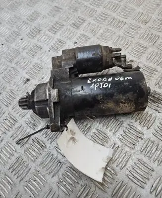 Volkswagen Touran I Starter motor 1005831320