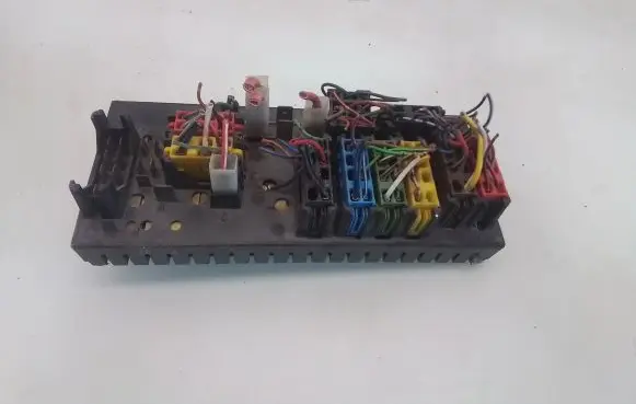 Audi 80 90 B2 Fuse module