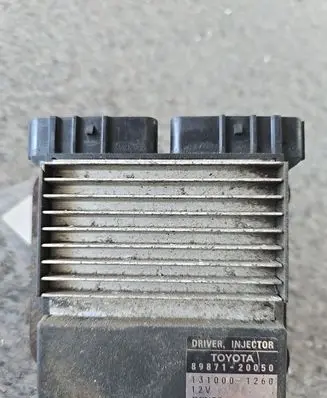 Toyota Corolla E120 E130 Fuel injection control unit/module 8987120050