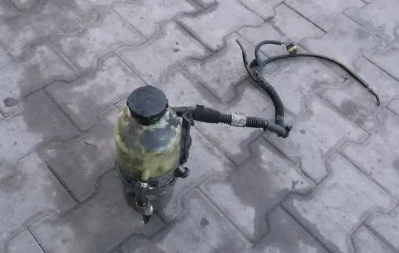Opel Zafira A Power steering pump