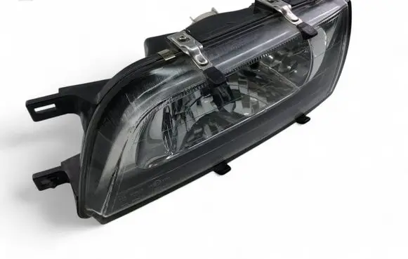 Nissan Almera Headlight/headlamp 260602N327