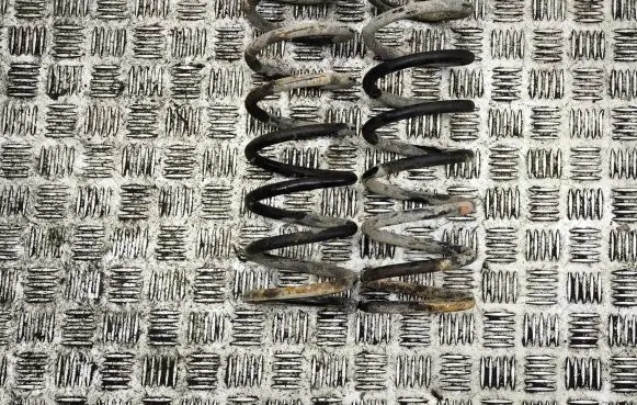 Ford Mondeo Mk III Rear coil spring