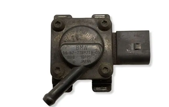 BMW 5 E60 E61 Exhaust gas pressure sensor 7789219 10E05