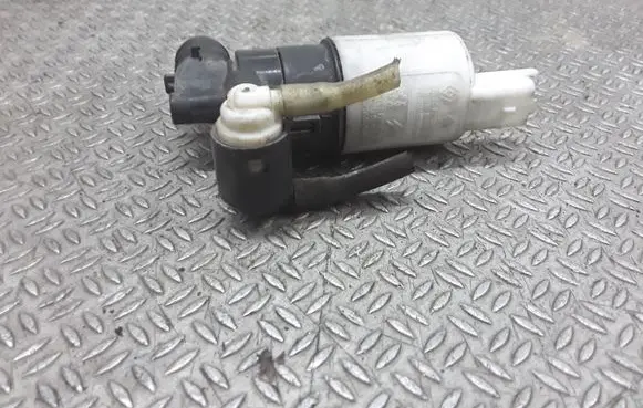Renault Megane II Windscreen/windshield washer pump 8200067015