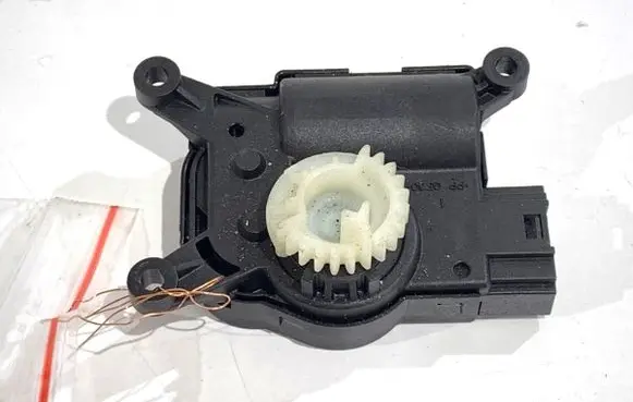 Volkswagen T-Roc Air flap motor/actuator 2Q0907511G