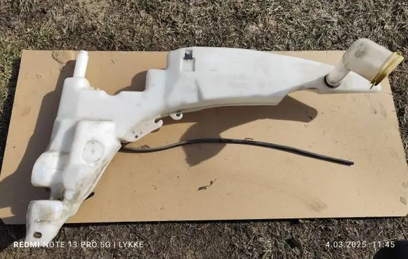 Ford Focus Windshield washer fluid reservoir/tank XS4117618 98BB17K624BA XS4117618CH