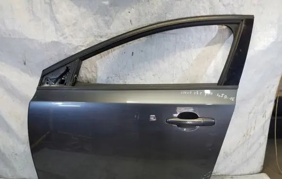 Volvo V40 Front door