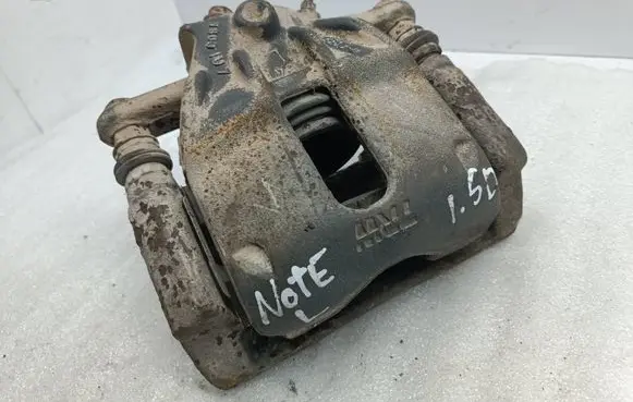 Nissan Note (E11) Front brake caliper 8863D