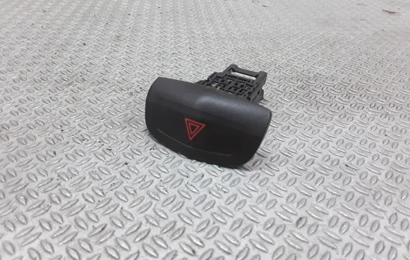 Nissan Primera Hazard light switch