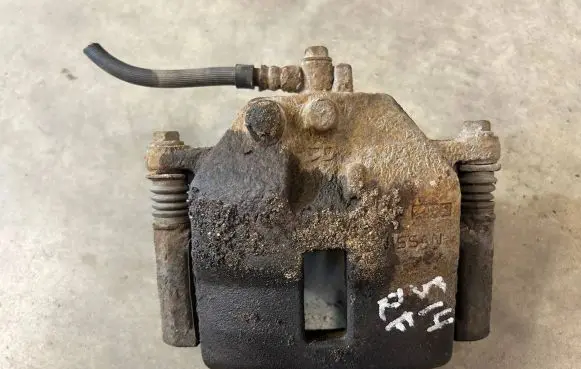 Nissan Primera Front brake caliper