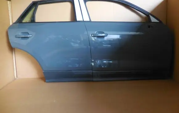 Audi Q2 - Front door 81A