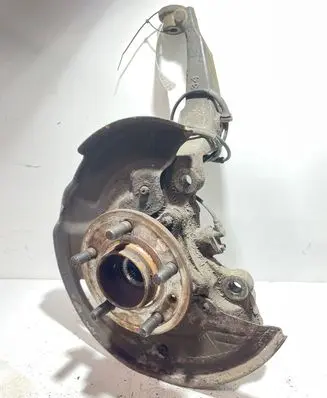 Land Rover Discovery 3 - LR3 Front wheel hub