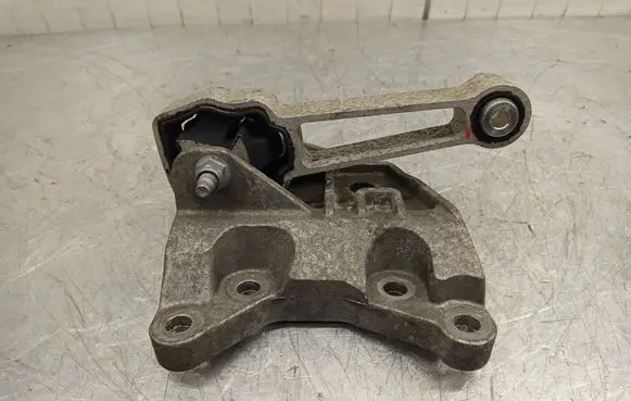 Jaguar F-Pace Engine mounting bracket GJ32-6P096