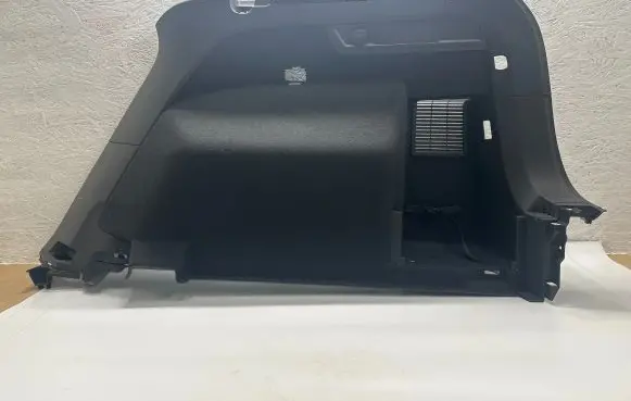 Skoda Kodiaq Trunk/boot lower side trim panel 565867762