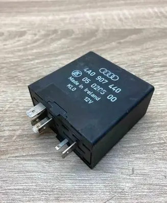 Audi A4 S4 B5 8D Window wiper interval relay 4A0907440 05020500