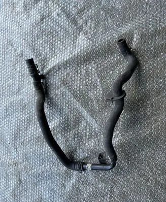 Volkswagen Touareg II Coolant pipe/hose 7P0121070AA 7P6121096 7P0121051B