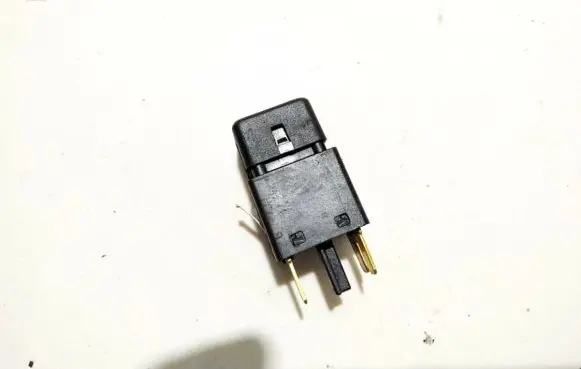 Opel Astra F Fog light switch 90228201 s501356